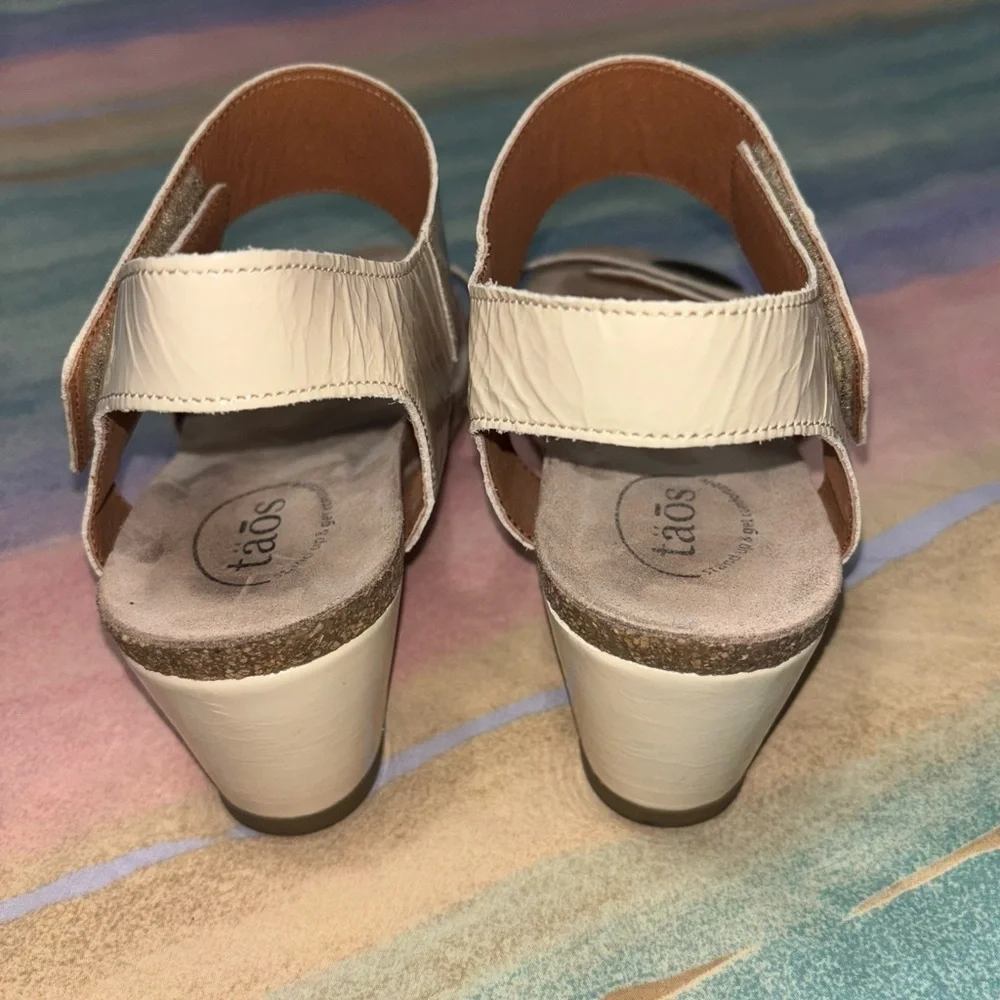 Taos Carousel 2-Strap Wedge Sandals women’s size EU 41 / US 10 - 10.5